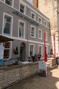 Alexandra Hotel