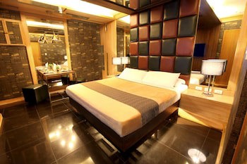 Victoria Court Las Pinas
