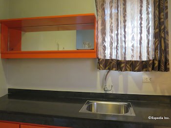 Cinfandel Suites