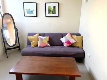 Cinfandel Suites