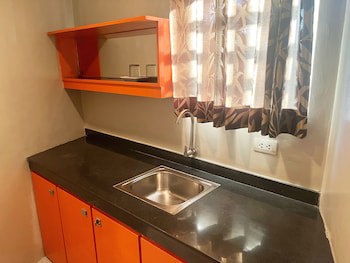 Cinfandel Suites