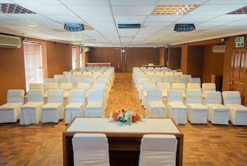 Gold Crest Hotel