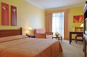 Gold Crest Hotel
