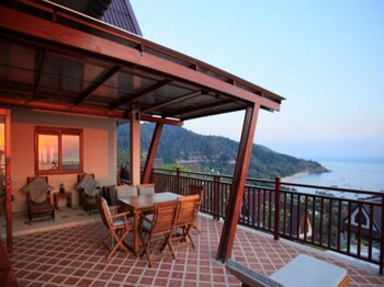 Baan Kantiang See Villas (2 Bedroom Villas)