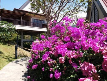 Baan Kantiang See Villas (2 Bedroom Villas)