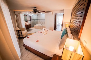 Paradise Beach Hotel & Resort