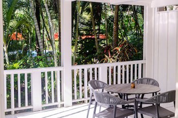 Paradise Beach Hotel & Resort