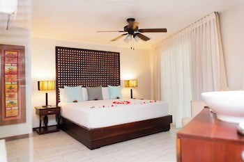 Paradise Beach Hotel & Resort