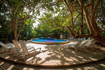 Paradise Beach Hotel & Resort