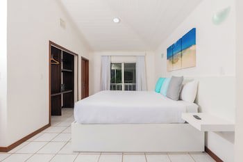 Paradise Beach Hotel & Resort