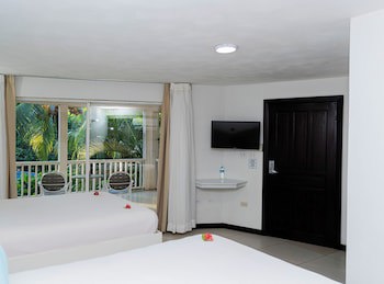 Paradise Beach Hotel & Resort