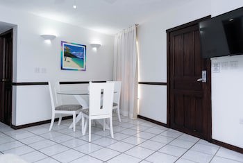 Paradise Beach Hotel & Resort
