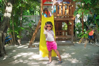 Paradise Beach Hotel & Resort