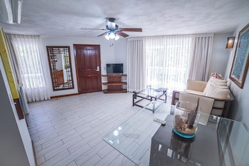 Paradise Beach Hotel & Resort