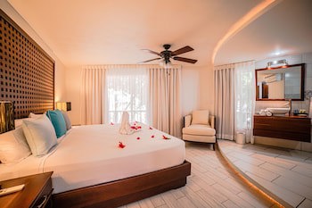Paradise Beach Hotel & Resort