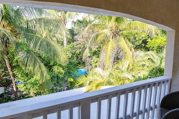 Paradise Beach Hotel & Resort