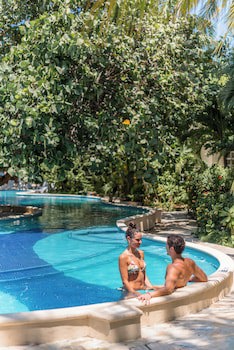 Paradise Beach Hotel & Resort