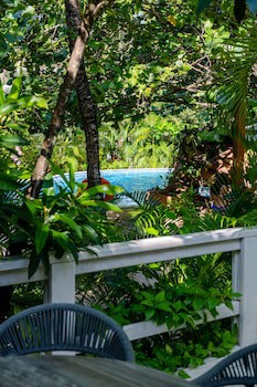 Paradise Beach Hotel & Resort