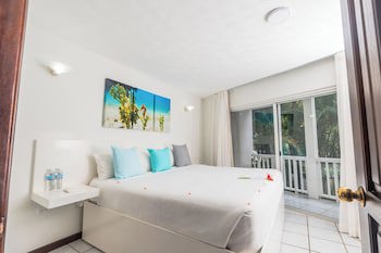 Paradise Beach Hotel & Resort