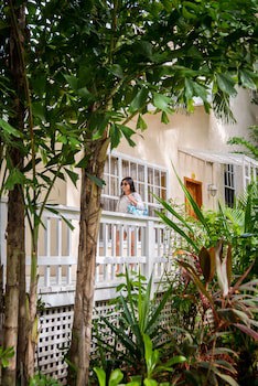 Paradise Beach Hotel & Resort