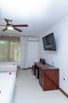 Paradise Beach Hotel & Resort