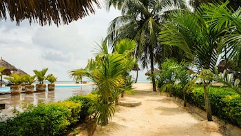 Smiles Beach Hotel