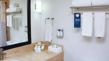 Holiday Inn Express Guaymas, An Ihg Hotel