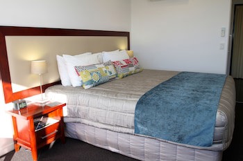 Delorenzo's Studio Apartments