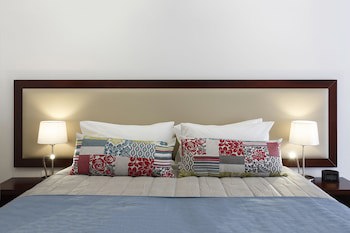 Delorenzo's Studio Apartments