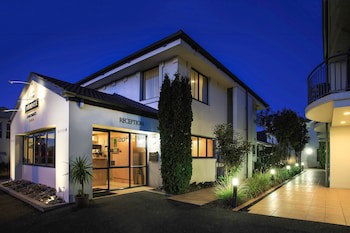 Delorenzo's Studio Apartments