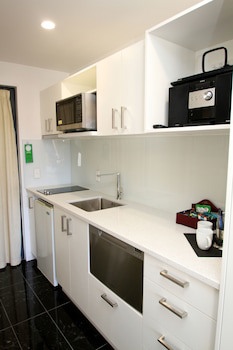 Delorenzo's Studio Apartments