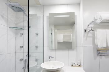 Delorenzo's Studio Apartments