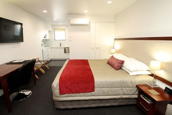 Delorenzo's Studio Apartments