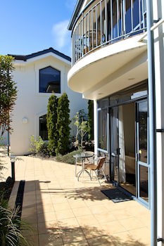 Delorenzo's Studio Apartments