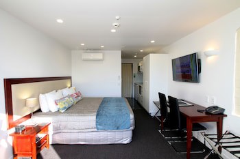 Delorenzo's Studio Apartments