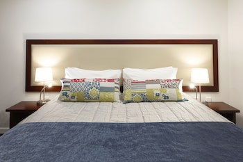 Delorenzo's Studio Apartments