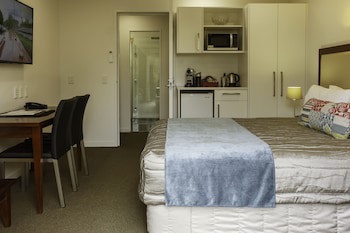 Delorenzo's Studio Apartments