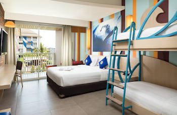 Bliss Surfer Hotel By Tritama Hospitality