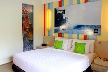 Bliss Surfer Hotel By Tritama Hospitality