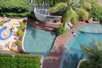 Bliss Surfer Hotel By Tritama Hospitality