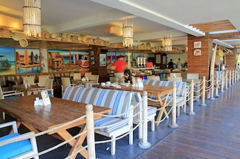 Bliss Surfer Hotel By Tritama Hospitality