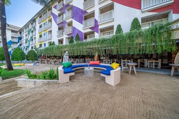 Bliss Surfer Hotel By Tritama Hospitality