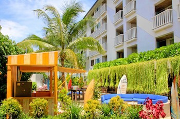 Bliss Surfer Hotel By Tritama Hospitality