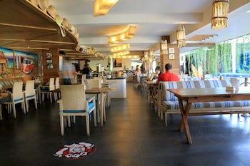 Bliss Surfer Hotel By Tritama Hospitality