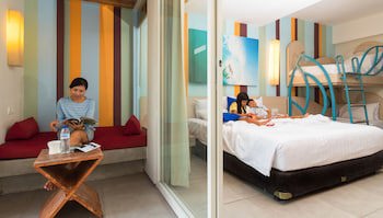 Bliss Surfer Hotel By Tritama Hospitality