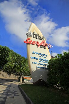 Bliss Surfer Hotel By Tritama Hospitality