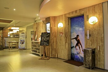 Bliss Surfer Hotel By Tritama Hospitality