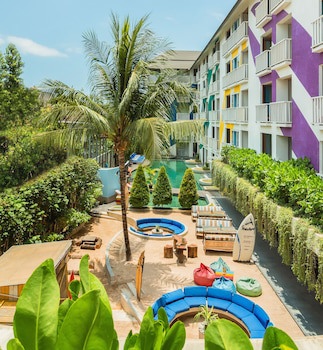 Bliss Surfer Hotel By Tritama Hospitality