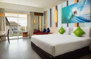 Bliss Surfer Hotel By Tritama Hospitality