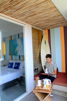 Bliss Surfer Hotel By Tritama Hospitality